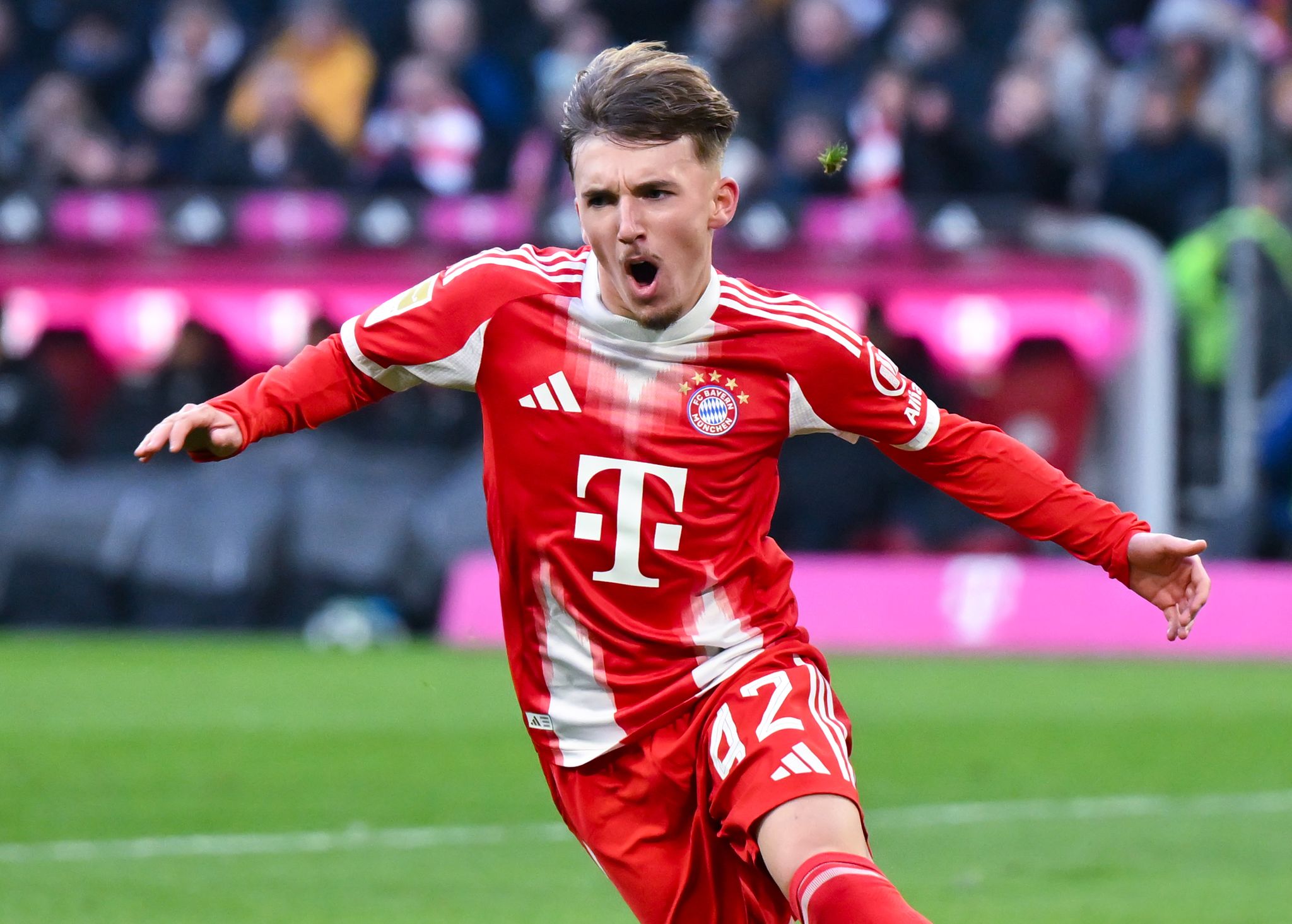 17 Jahr, wunderbar: Der Hype um Karl und Messi-Vergleiche 17 Jahr, wunderbar: Der Hype um Karl und Messi-Vergleiche