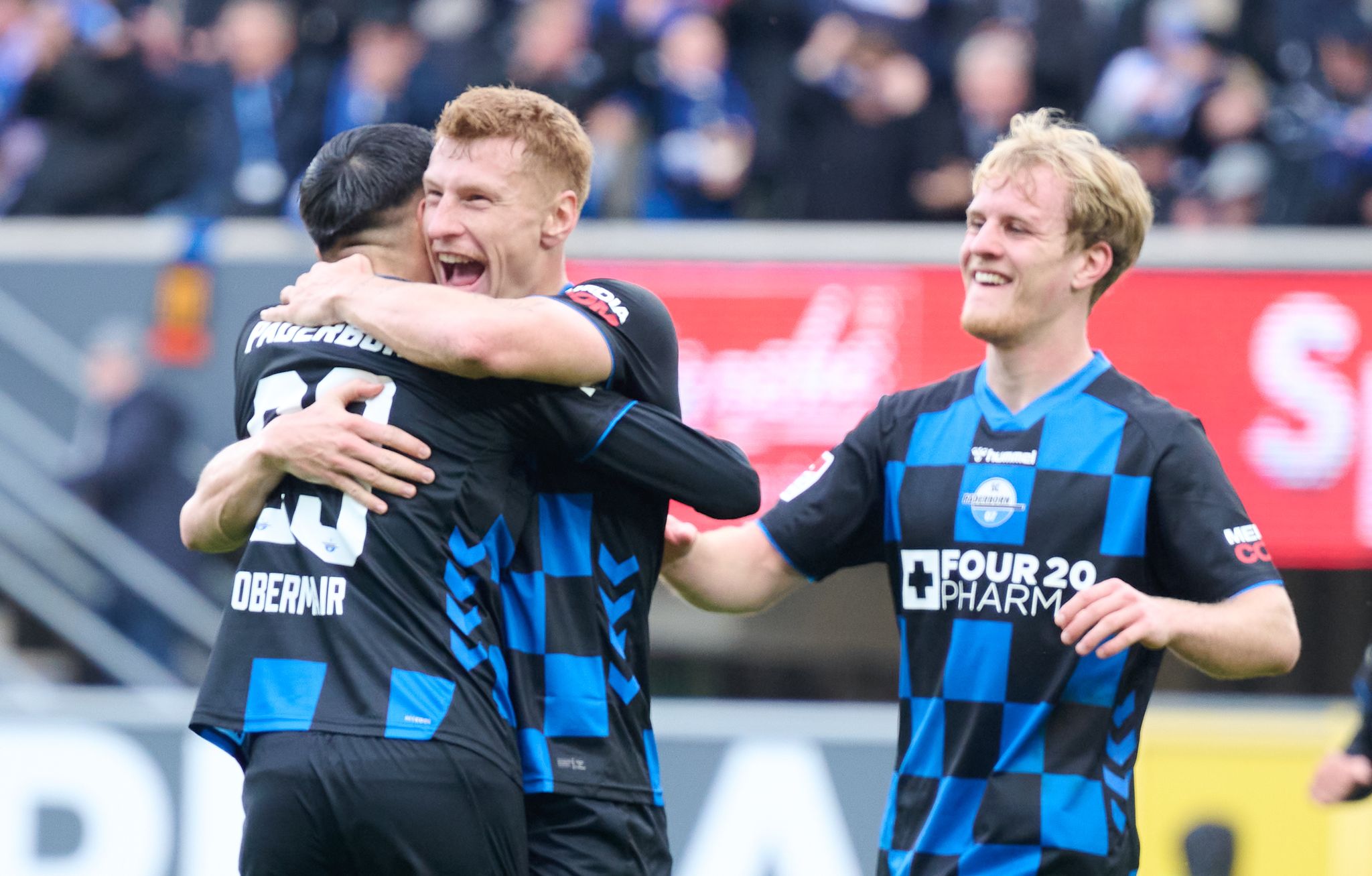 Vorn herrscht Spannung: Paderborn löst Schalke ab Vorn herrscht Spannung: Paderborn löst Schalke ab