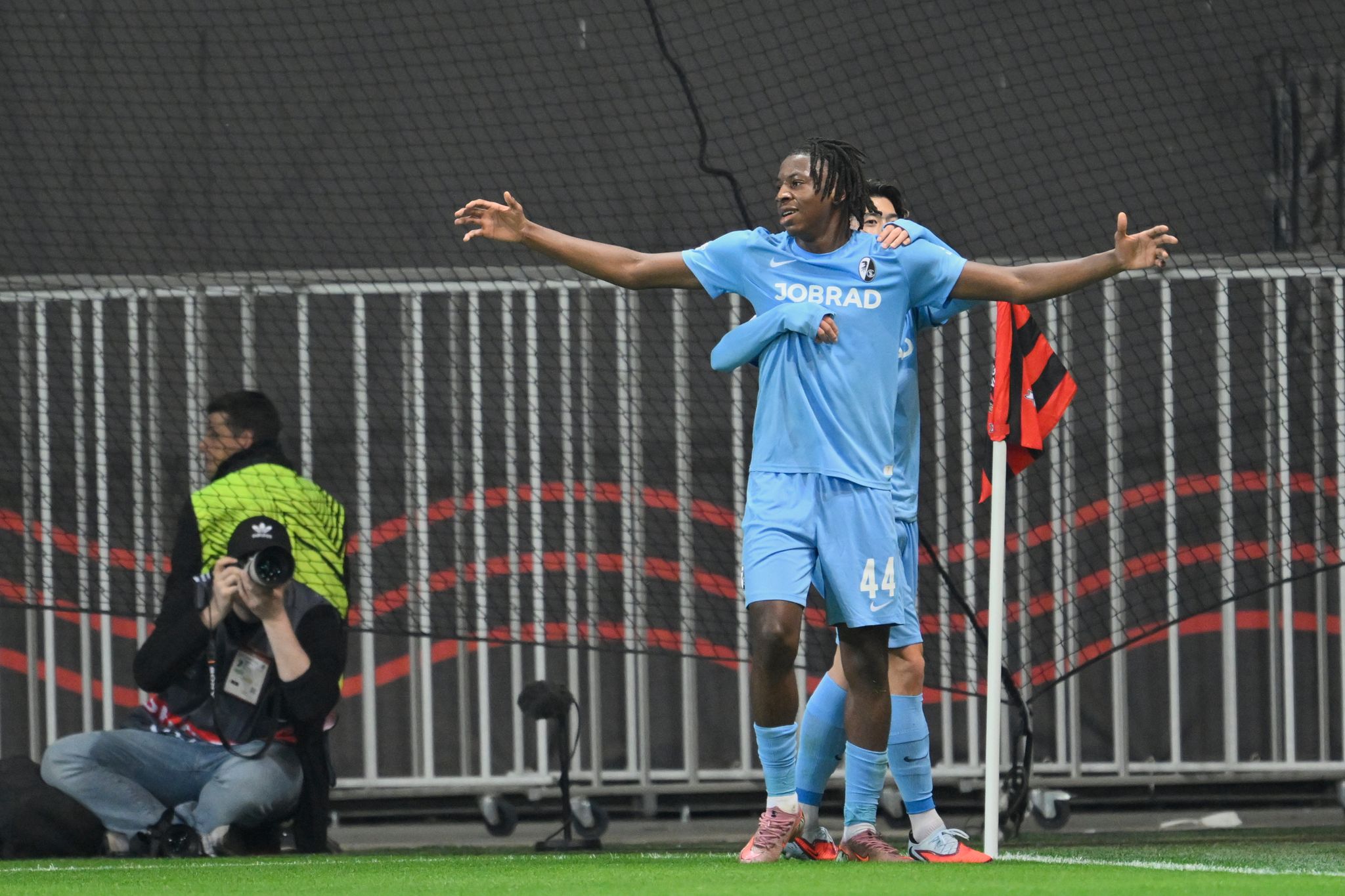 Sieg in Nizza: Freiburg in Europa auf Kurs K.o.-Phase Sieg in Nizza: Freiburg in Europa auf Kurs K.o.-Phase