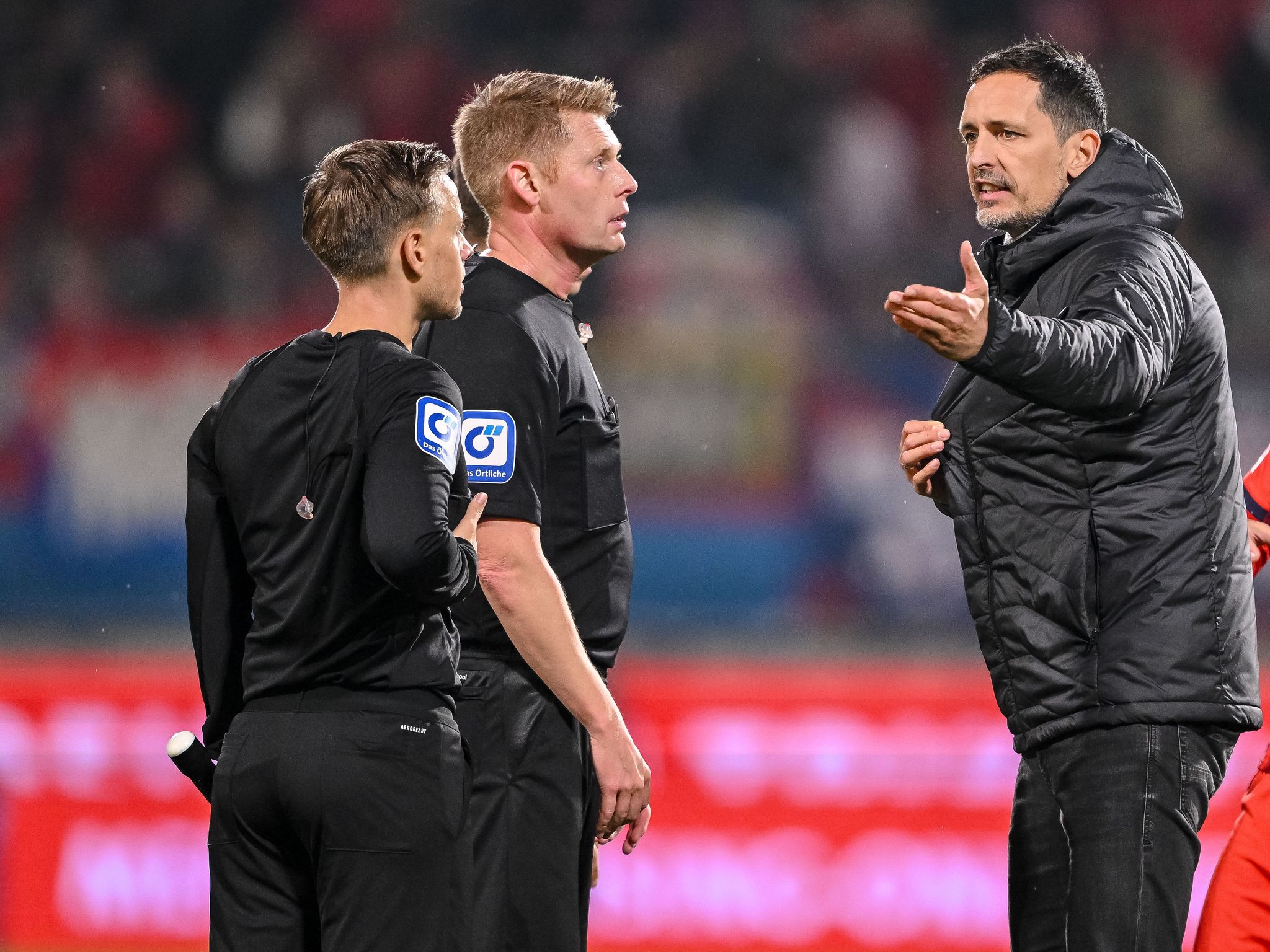 Toppmöller schimpft über Referee: «Nicht hinnehmbar»