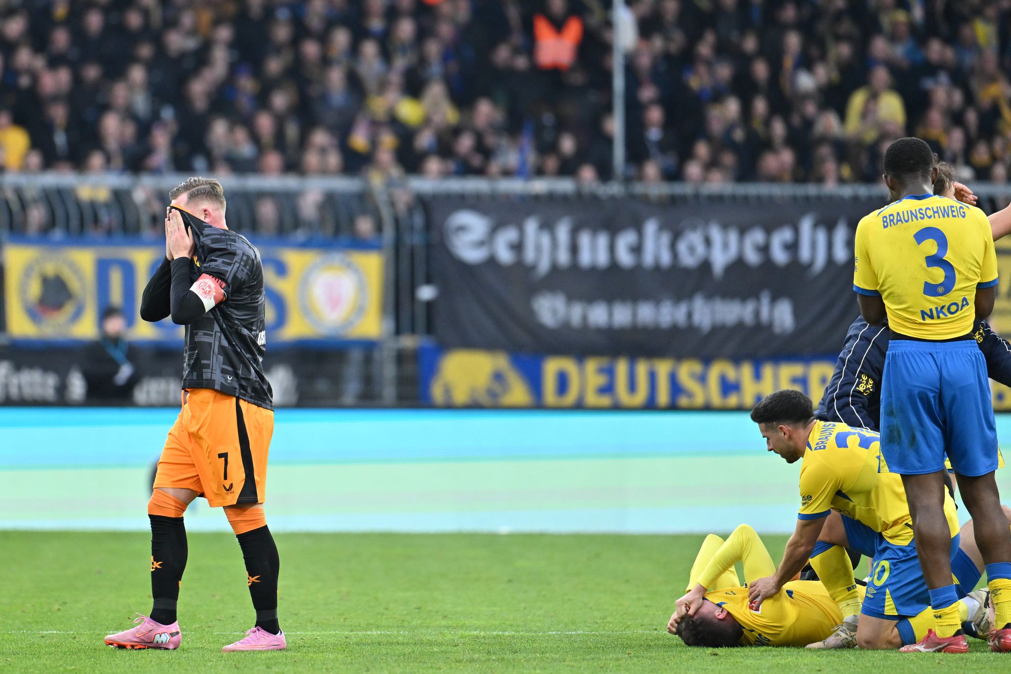 «Bilder sind schrecklich»: Risswunde bei Braunschweig-Profi