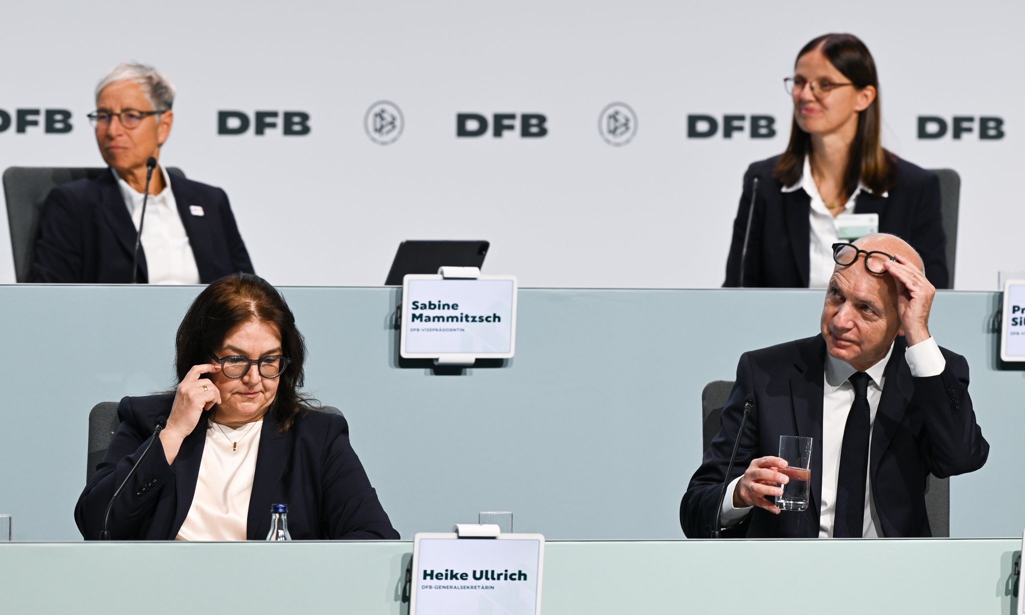 Nur noch drei Frauen im DFB-Präsidium Nur noch drei Frauen im DFB-Präsidium