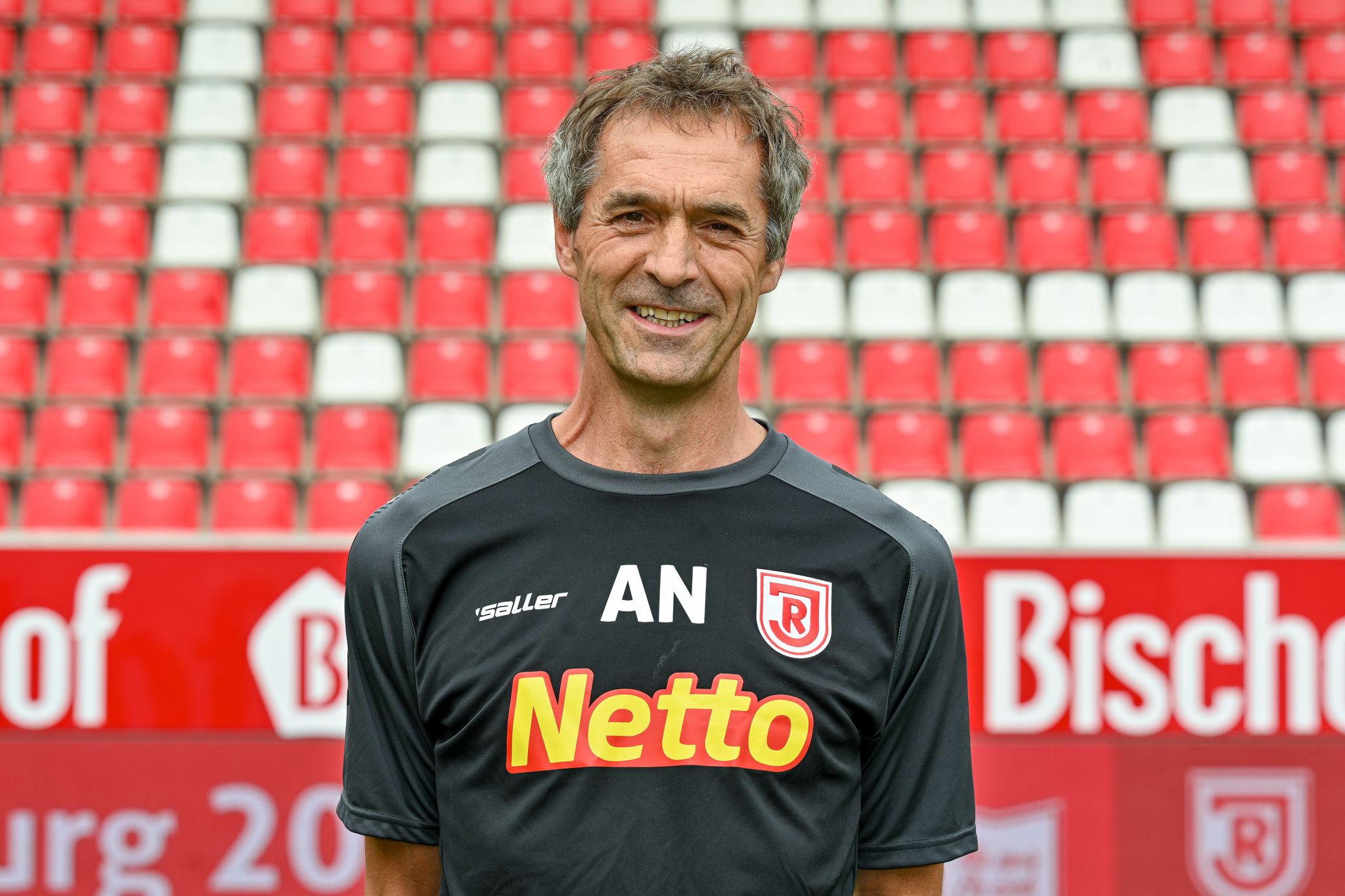 FIFA ehrt Regensburger Teamarzt mit Fairplay-Preis FIFA ehrt Regensburger Teamarzt mit Fairplay-Preis