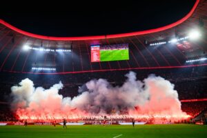 Bayern-Chef rechnet mit Fan-Ausschluss nach Pyro-Einsatz