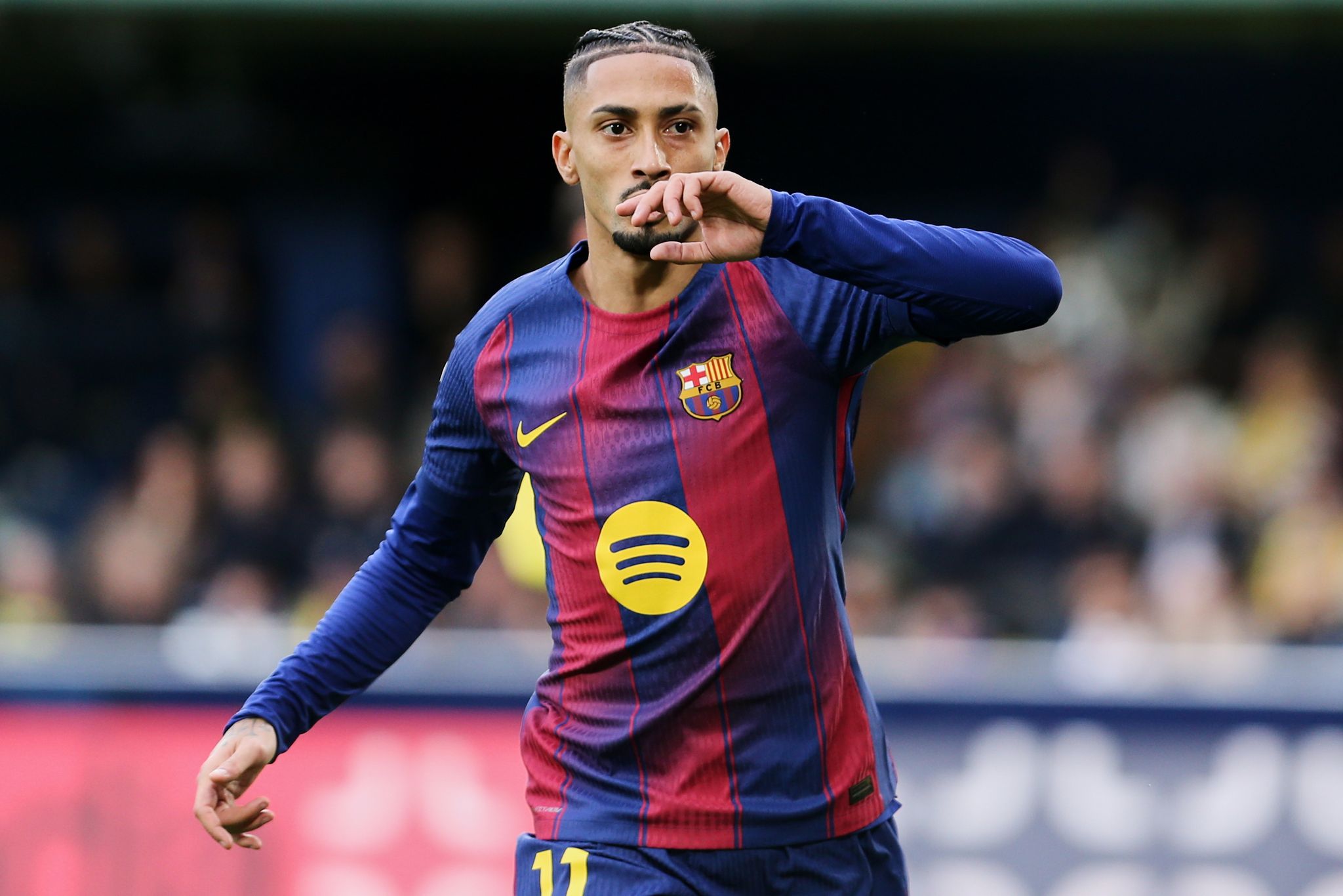 Rote Karte und Elfmeter – Barça gewinnt Topspiel in Überzahl