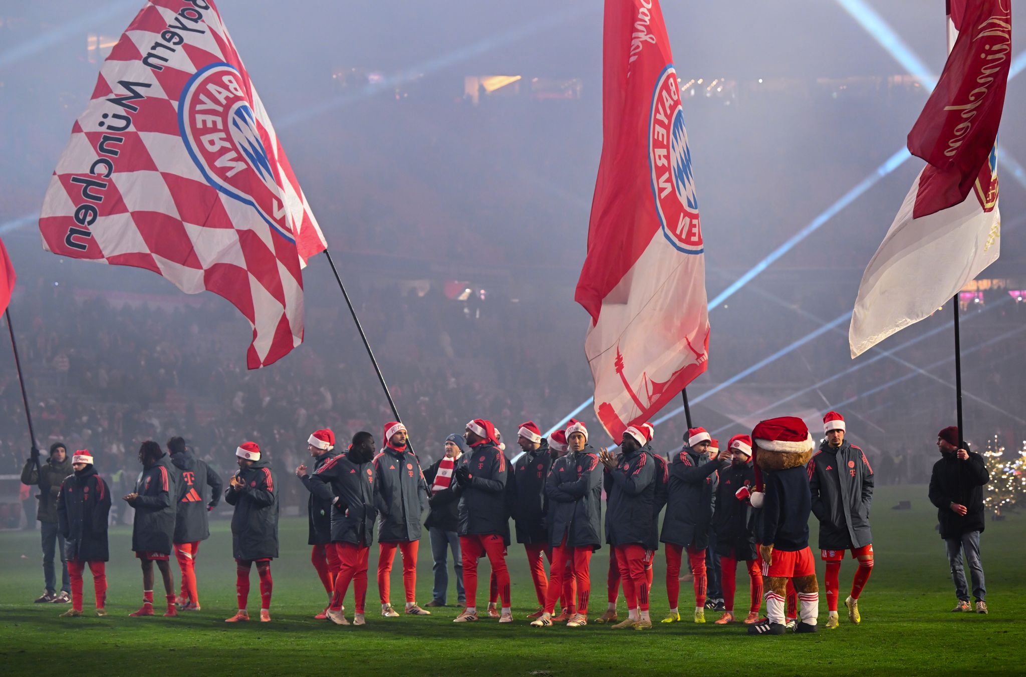Nach Patzer gegen Mainz: Bayern ohne Neuer ins Jahres-Finale Nach Patzer gegen Mainz: Bayern ohne Neuer ins Jahres-Finale