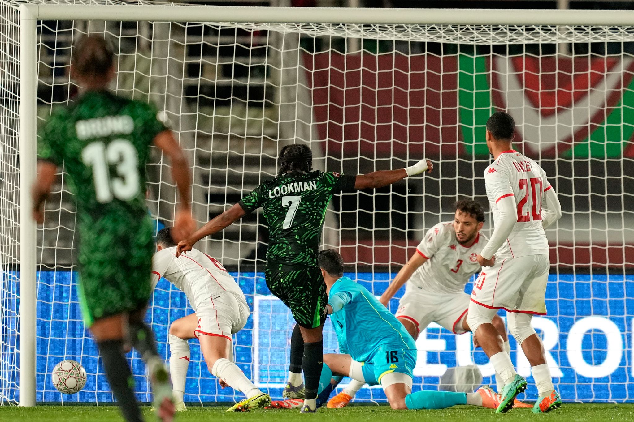 Späte Treffer reichen Tunesien nicht: Nigeria schon weiter