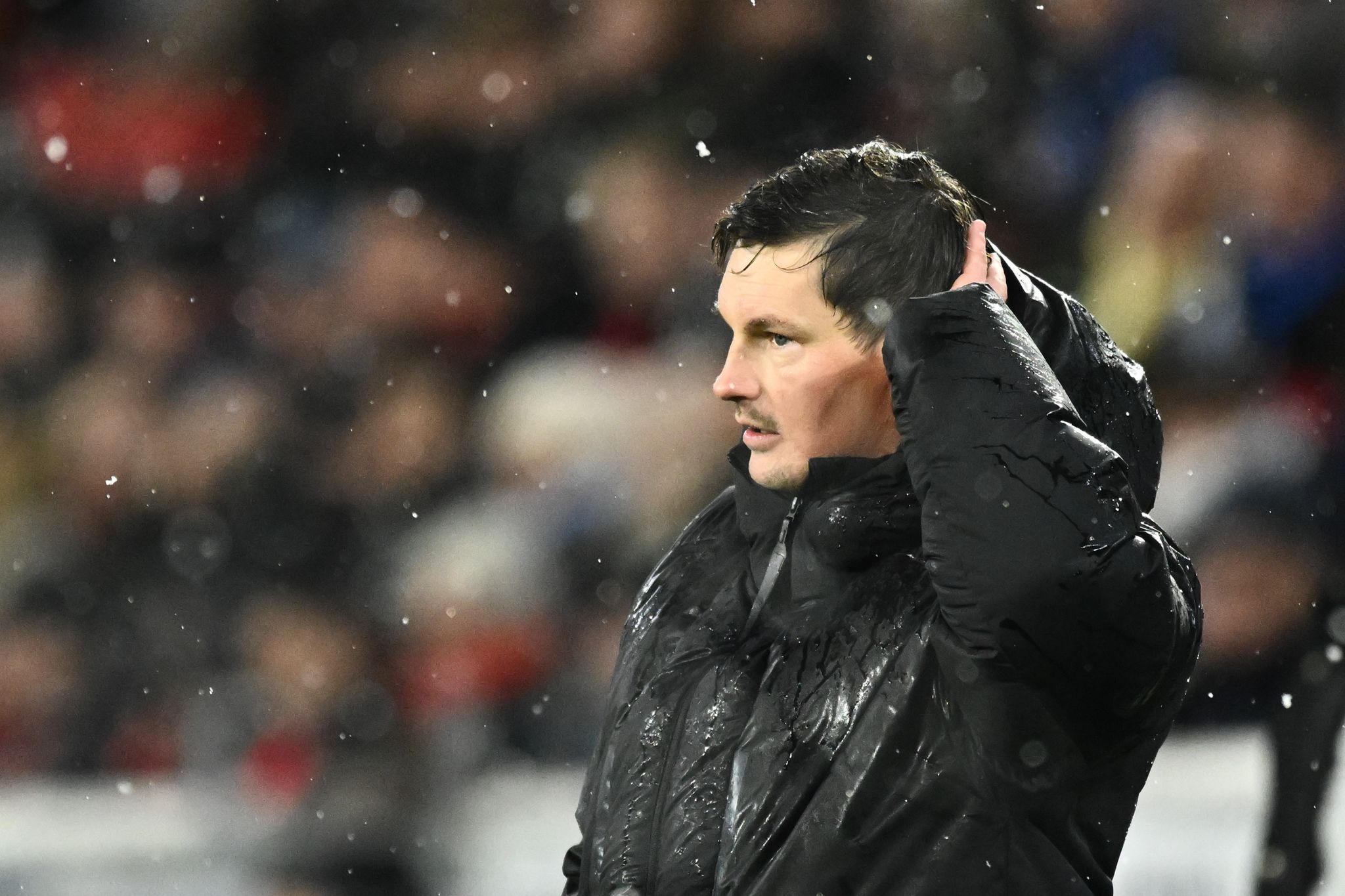 Schiedsrichter-Ärger und nächster Platzverweis: HSV hadert