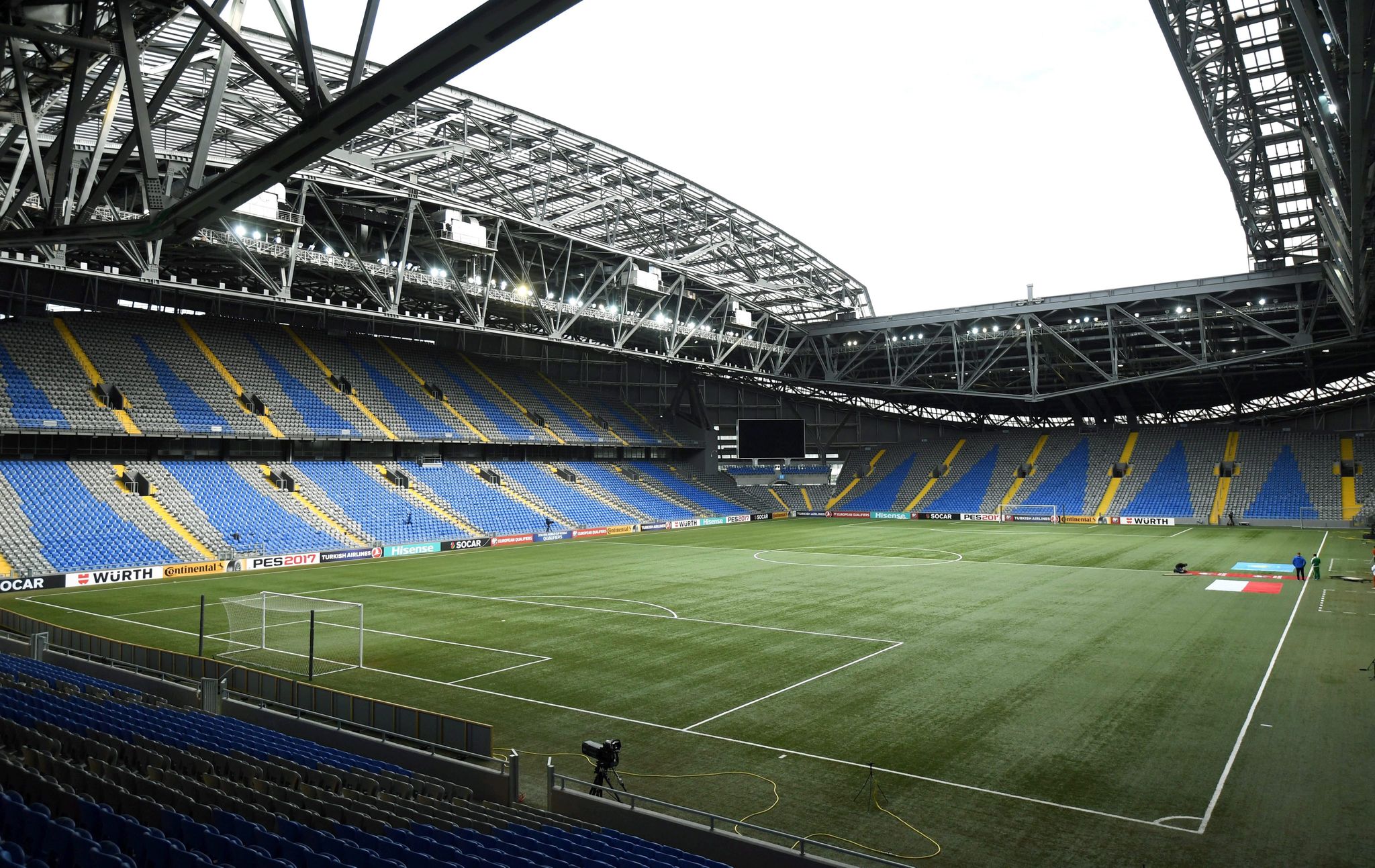 Borat-Outfit: Brügge-Fans in Kasachstan festgenommen Borat-Outfit: Brügge-Fans in Kasachstan festgenommen