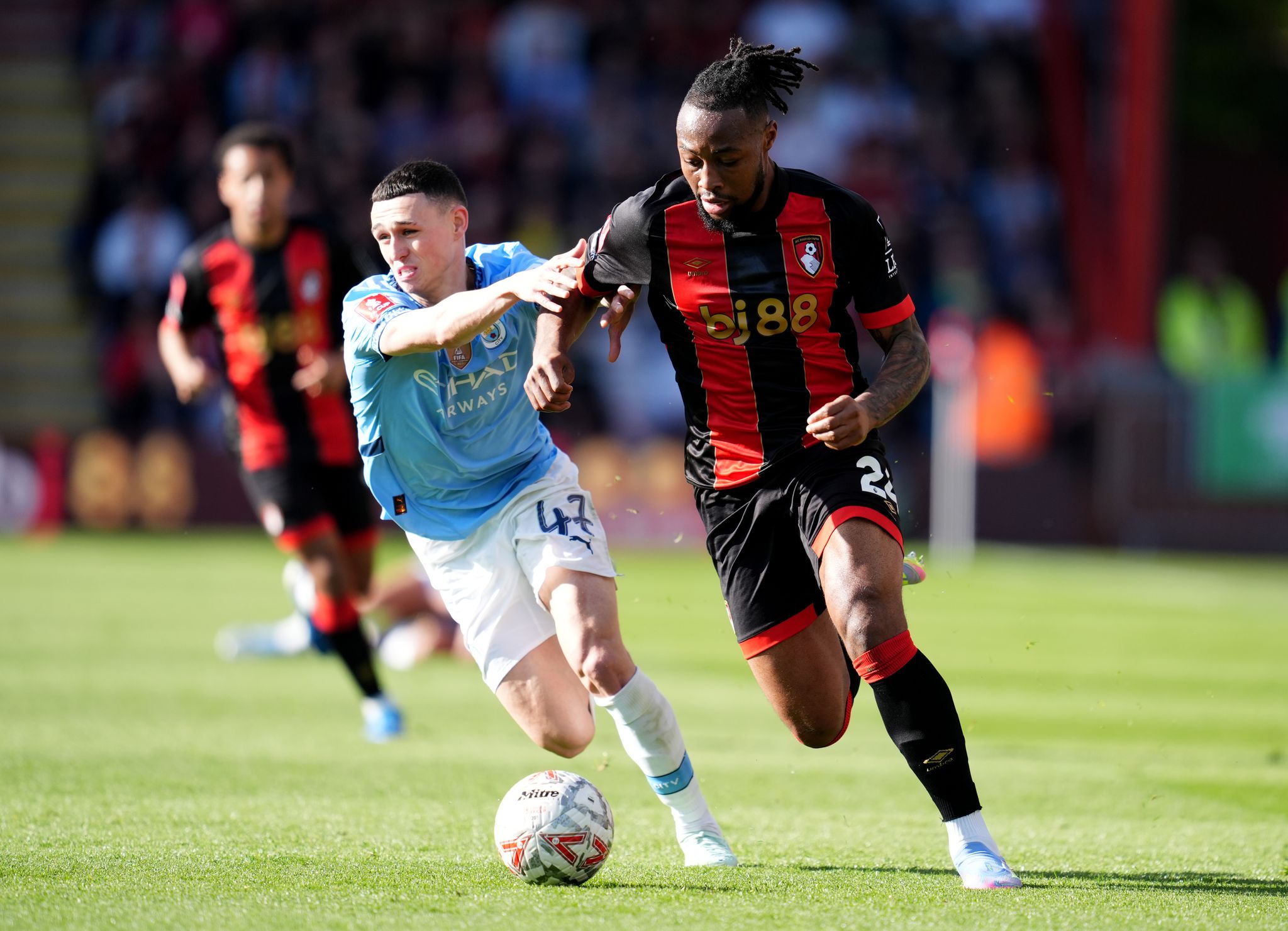 Man City holt Ghanaer Semenyo für 72 Millionen Euro Man City holt Ghanaer Semenyo für 72 Millionen Euro