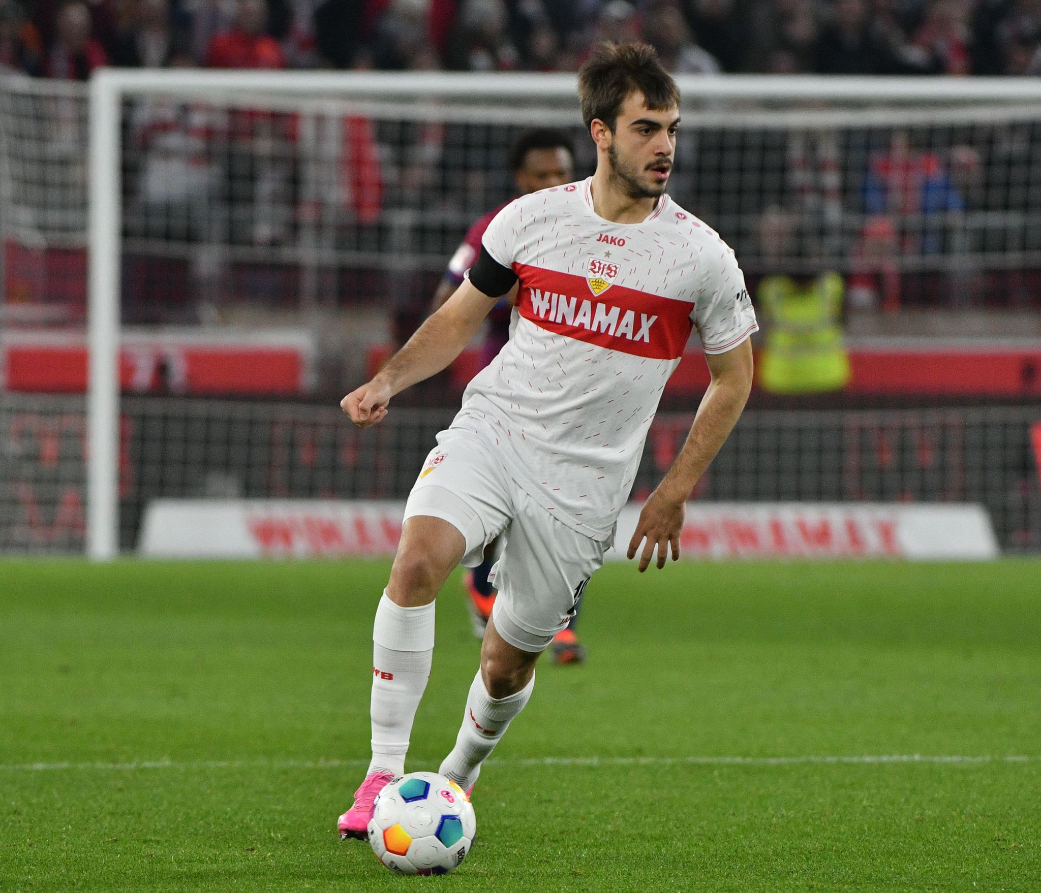 Werder Bremen leiht Stürmer vom VfB Stuttgart aus Werder Bremen leiht Stürmer vom VfB Stuttgart aus