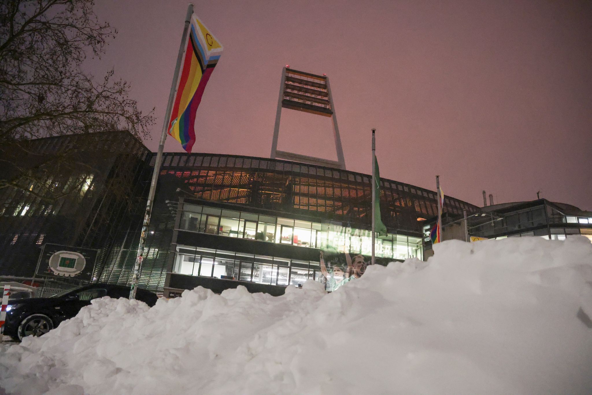 Schnee, Wind, Eis: Zwei Bundesliga-Spiele im Norden abgesagt