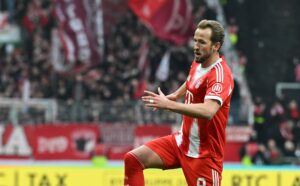 FC Bayern hält BVB auf Distanz – Demirovic erlöst VfB