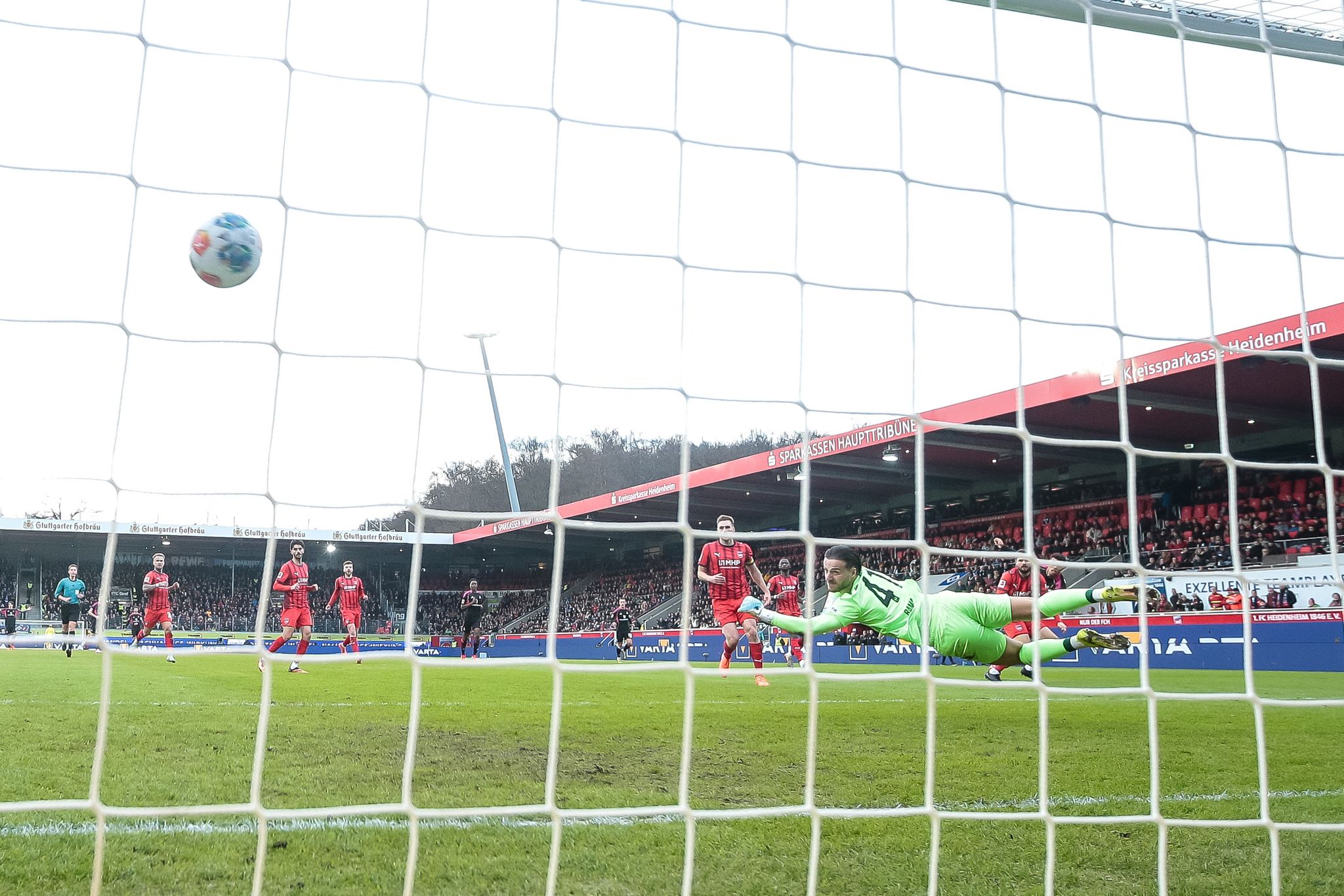 Heidenheim verliert im Keller den Anschluss – 0:2 gegen HSV