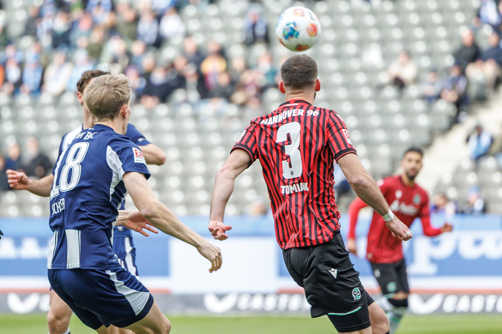 Sprung auf zweiten Platz: Hannover spielt müde Herthaner aus