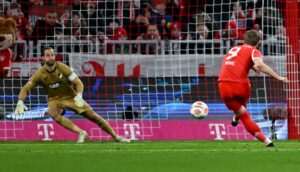 Bayern bejubeln 5:1 nach Kane-Elfern und Rot für Hoffenheim