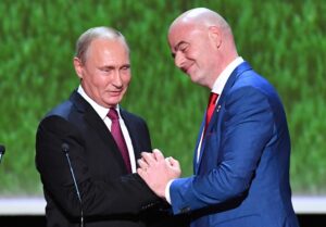 Infantino will Russland zurück auf Fußball-Bühne holen