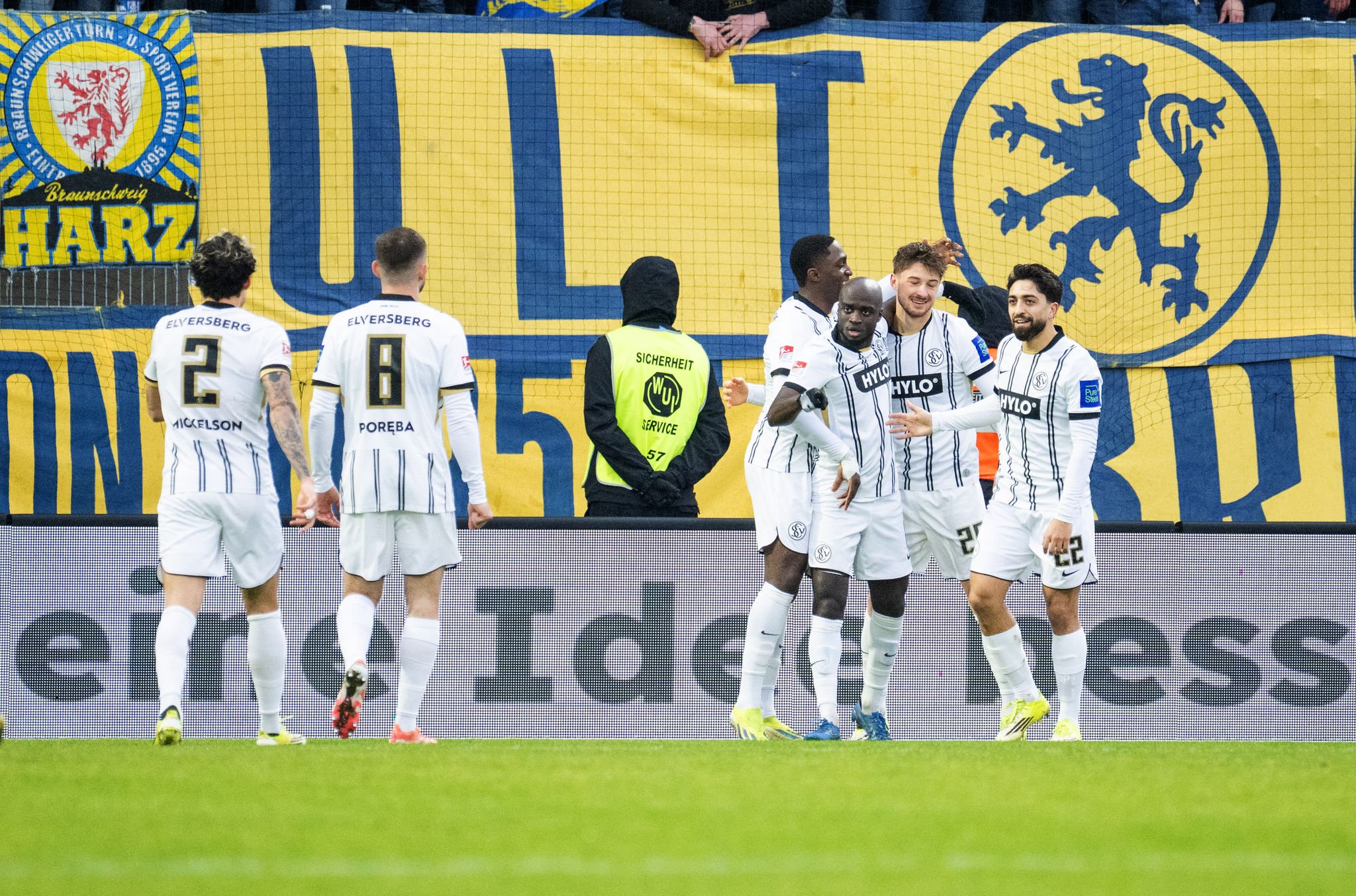 Elversberg nach 3:1 gegen Braunschweig oben dran