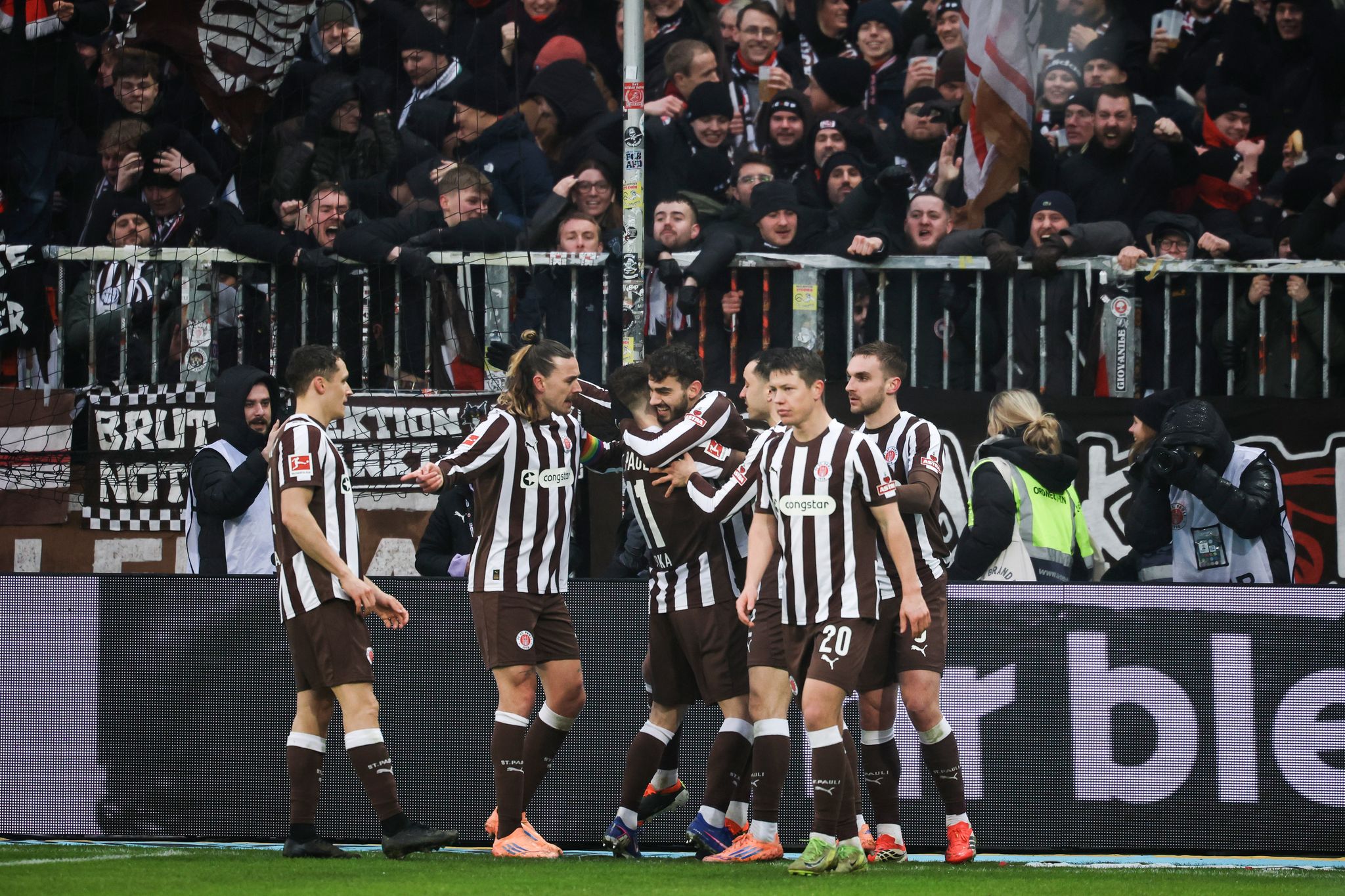 Abstiegskandidat St. Pauli düpiert schwächelnde Stuttgarter