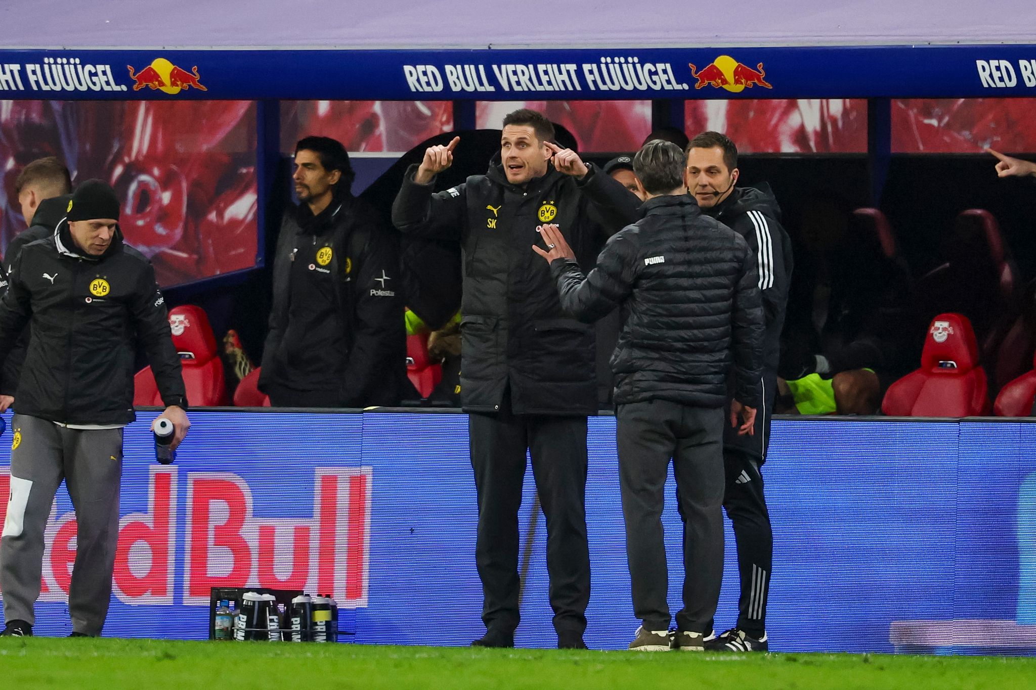 Eine Sichel, kein Pfiff: Dortmunds VAR-Frust vor Bayern-Hit Eine Sichel, kein Pfiff: Dortmunds VAR-Frust vor Bayern-Hit